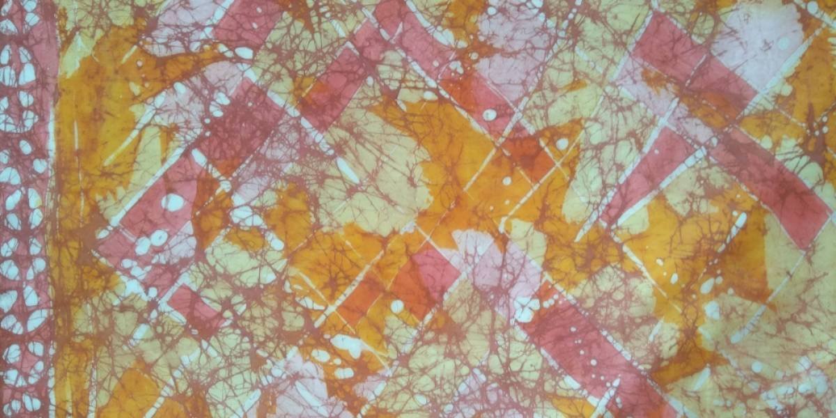 Kollase Batika tehnikas salli fragment